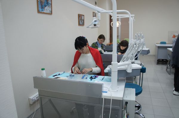 Фотоотчет с семинара  «Практическое использование инновационных систем в стоматологии»
